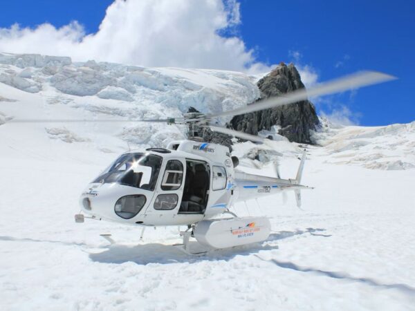 Nepal trekking with helicopter return